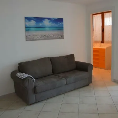 Apartment Settemmezzu - Lu Bagnu *